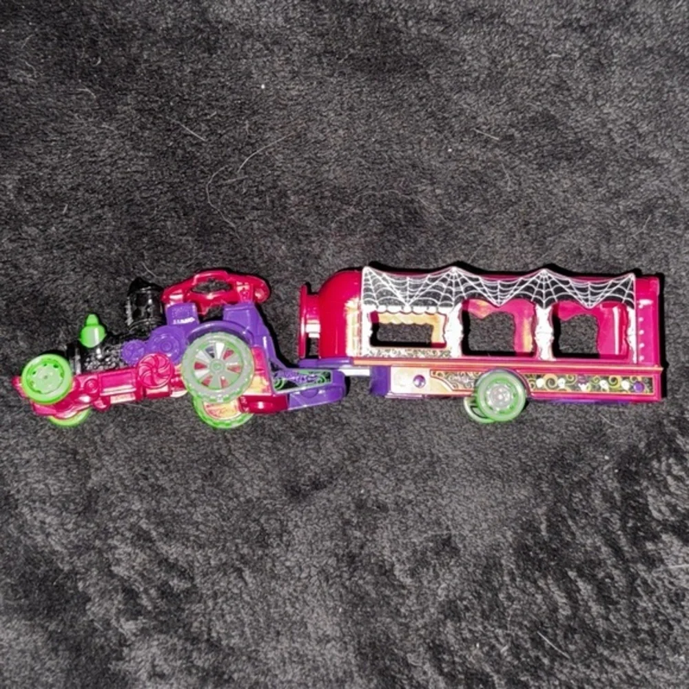 Hot Wheels Car Nival Streamer Rig Die Cast Goth Car & Tractor